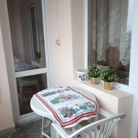 Elmina Apartment